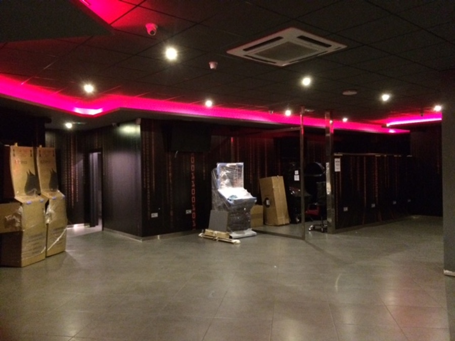 INTERIOR SALÓN DE JUEGOS