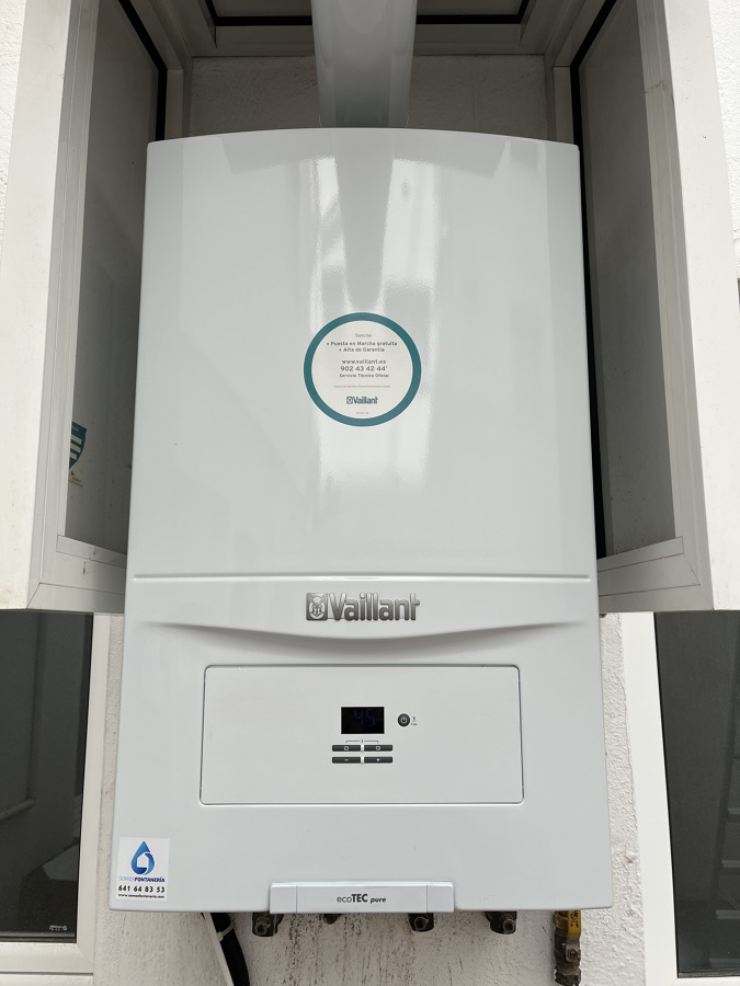 Caldera condensación Vaillant ecotec pure 286.