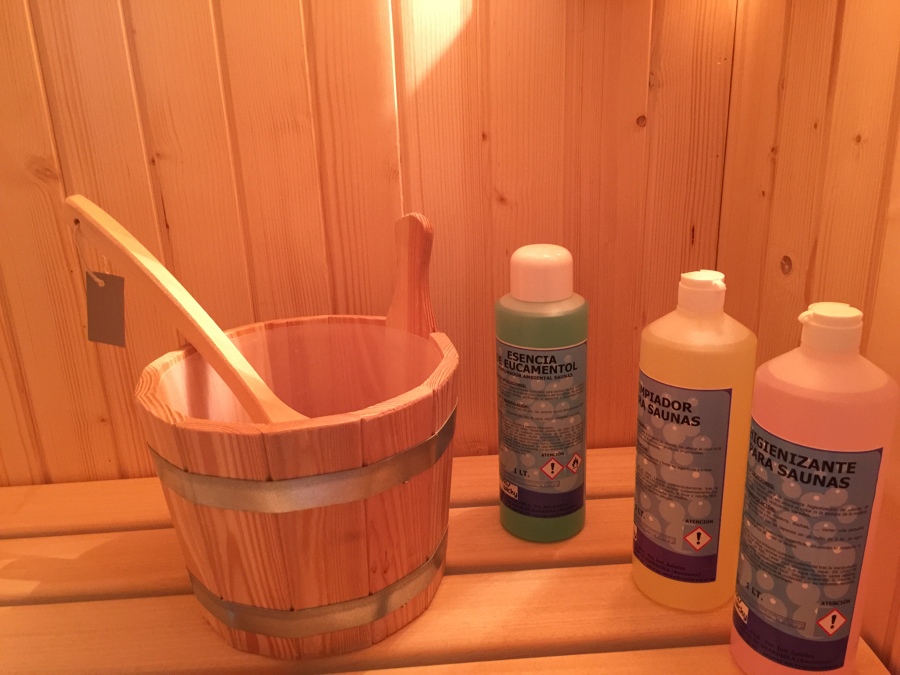 Cubo y caso de madera, productos para sauna