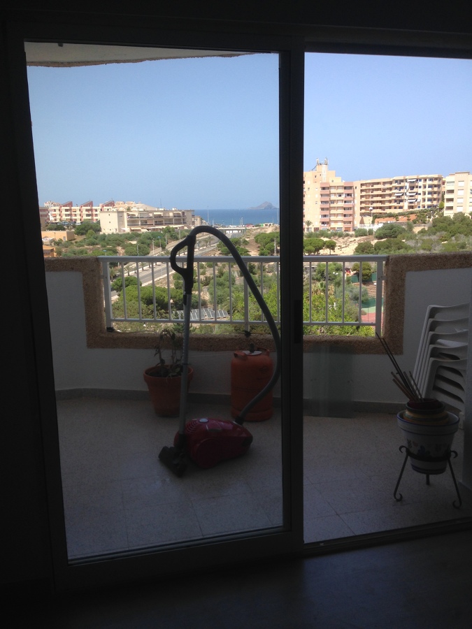 Cristalera y terraza de salón