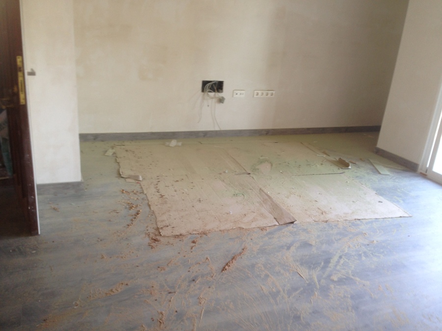 Limpieza de paredes y tarima