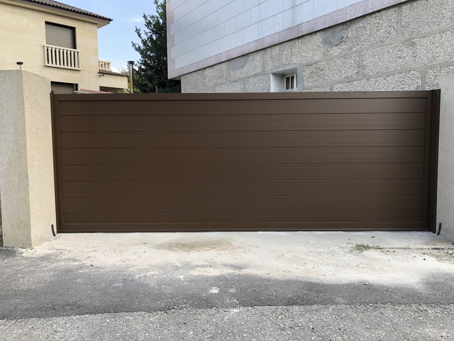 Puerta Corredera  lama 200 horizontal