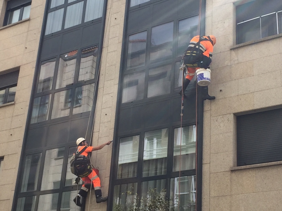 Trabajos verticales - mantenimiento de fachadas