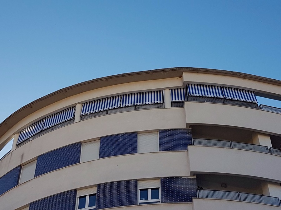 TOLDOS PARA VENTANAS Y BALCONES
