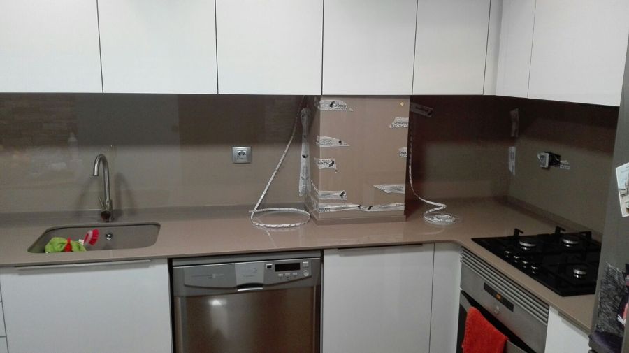 Aplacado cocina Frontal Vidrio Lacado ( Aldaia - Valencia )