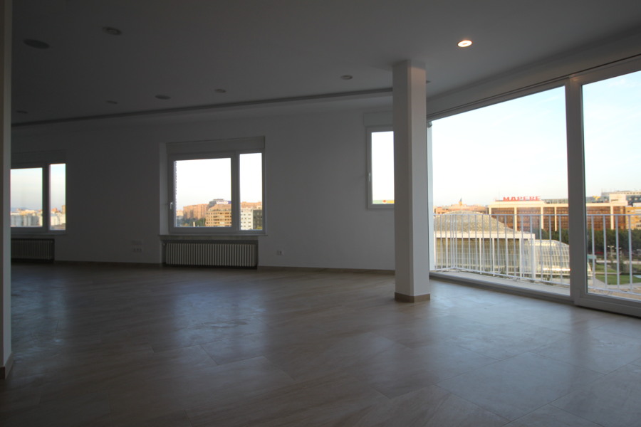 salon con iluminacion central