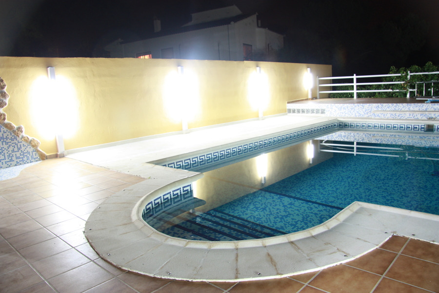 piscina noche