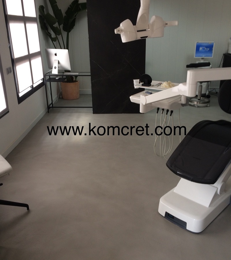 Clinica dental , Suelo realizado en microcemento color acero