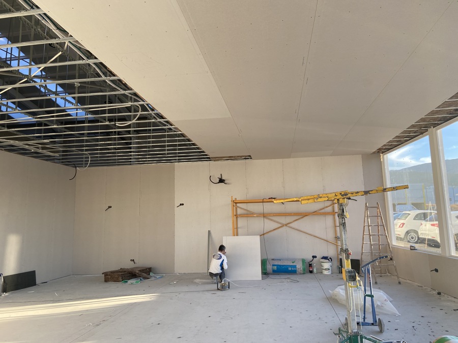 TABIQUES Y TECHOS EN NAVE INDUSTRIAL