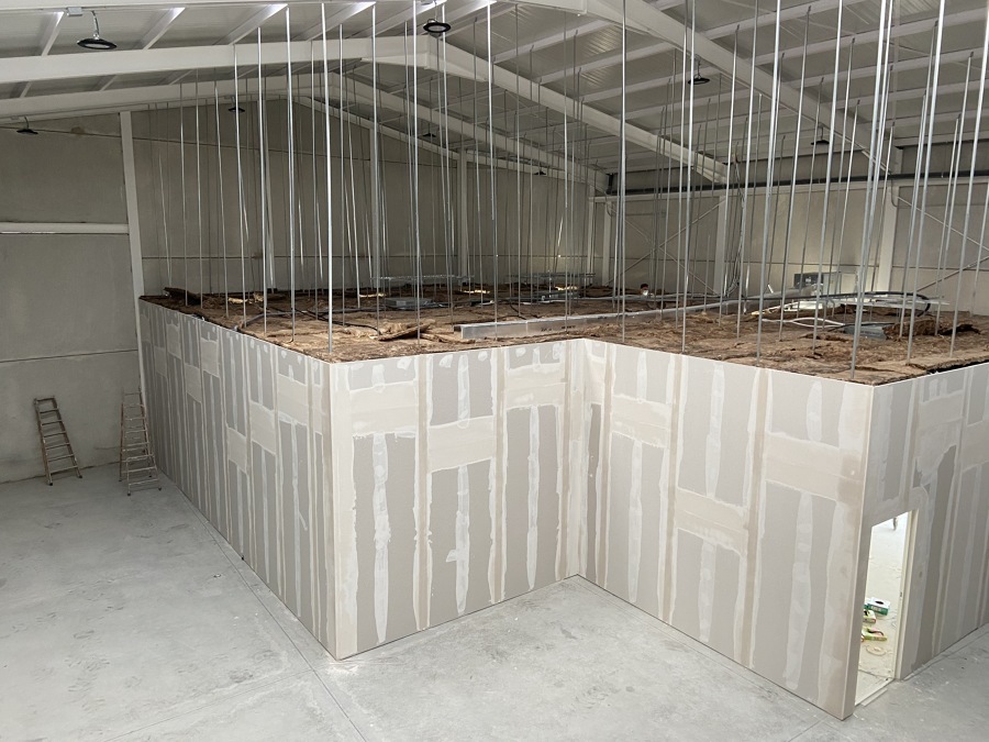 TABIQUES Y TECHOS EN NAVE INDUSTRIAL