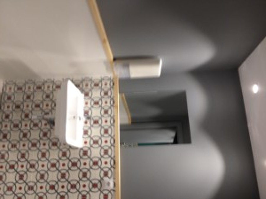 Baño en cafeteria de roses