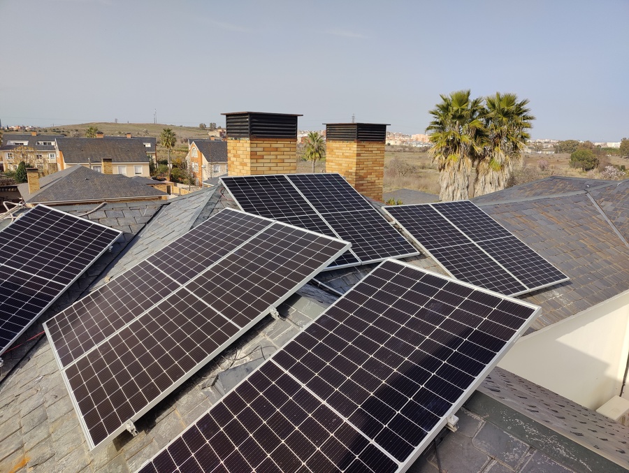 Instalación de autoconsumo en pizarra