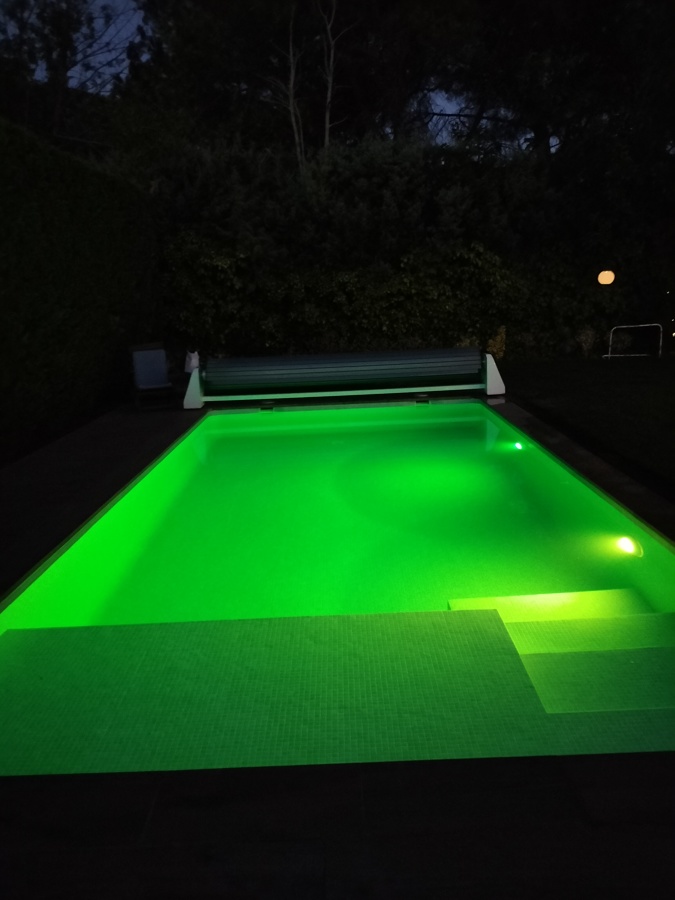 Ilustración piscina RGB