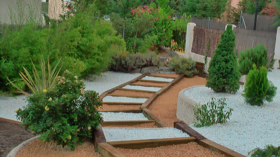 DISEÑO JARDÍN TIPO JAPONES BAJO CONSUMO