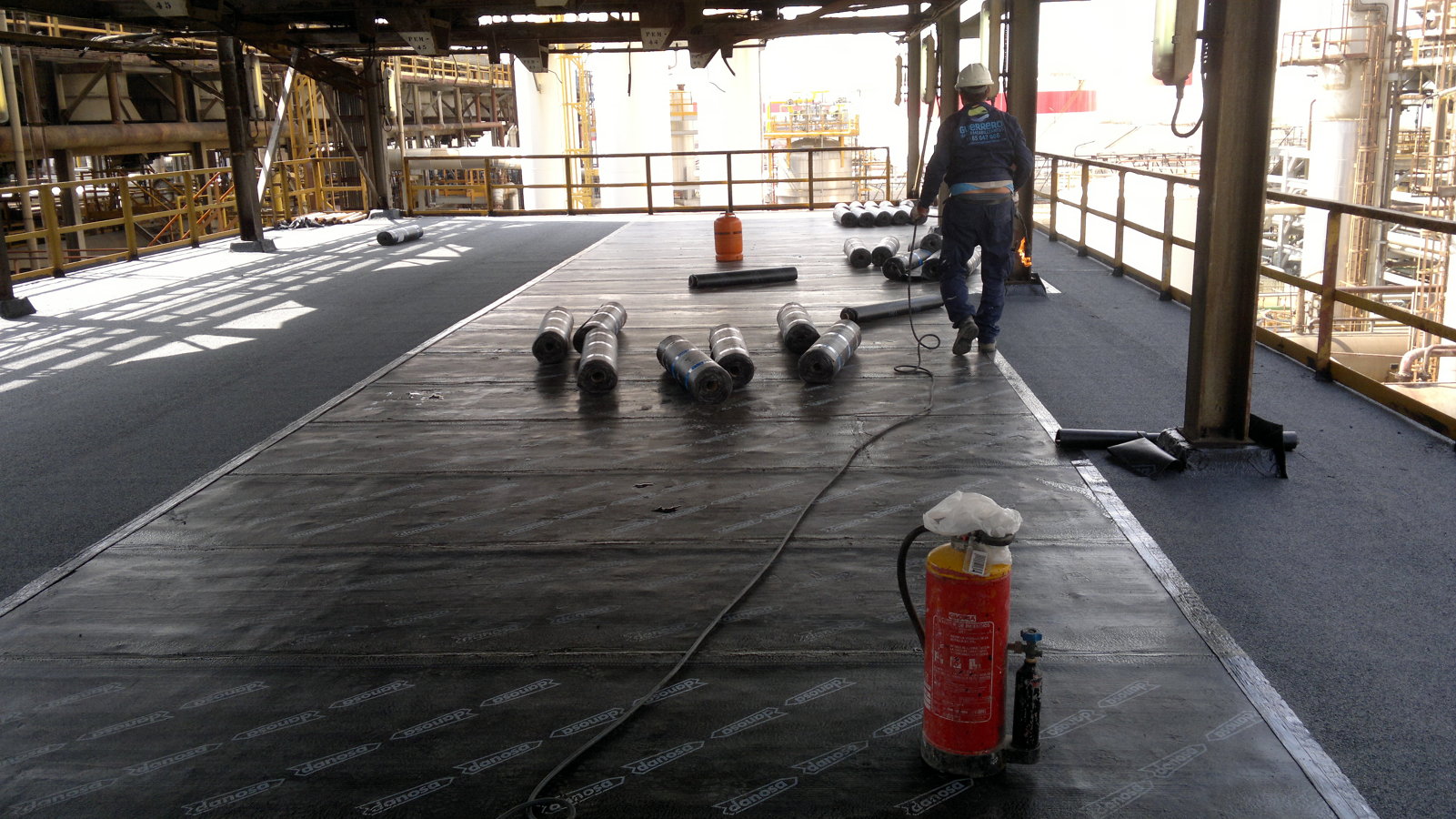 IMPERMEABILIZACION DE CUBIERTA EN CEPSA REFINERIA