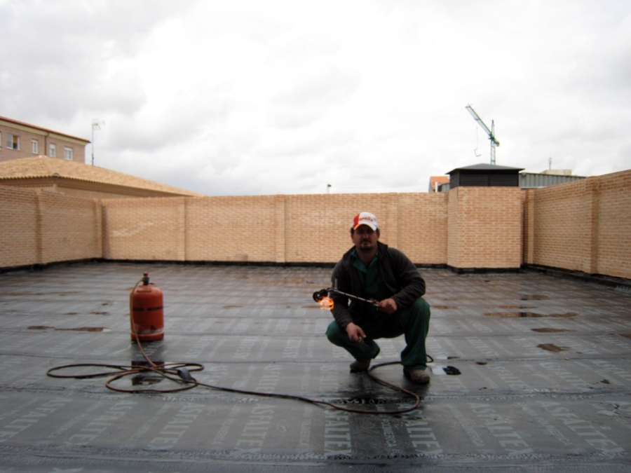 Impermeabilización de patios.