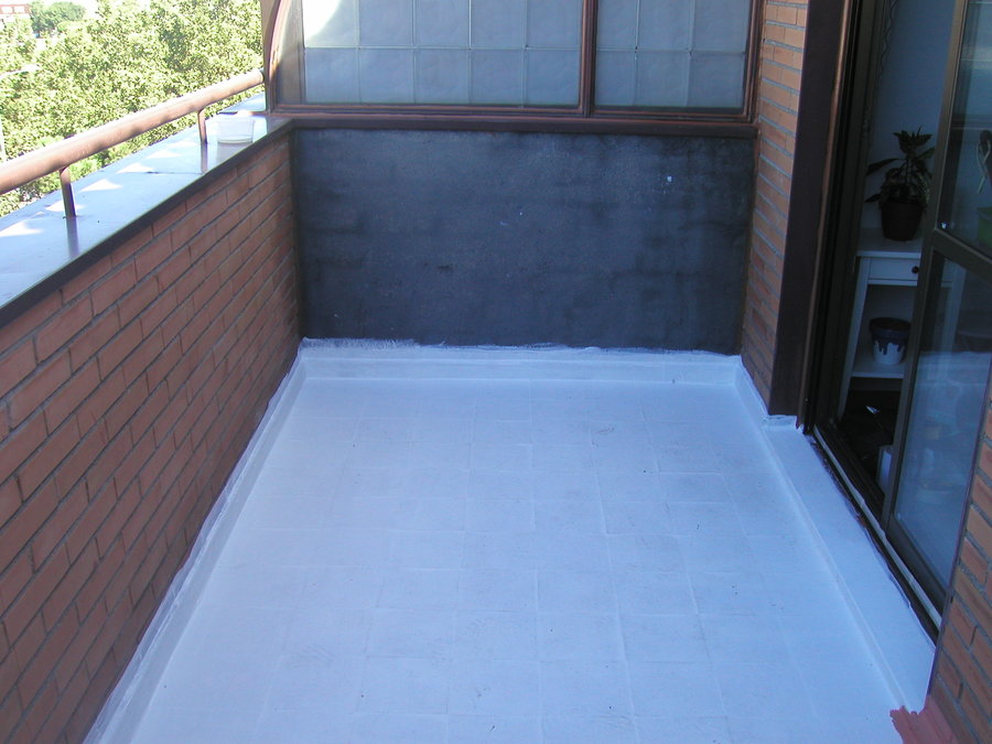 IMPERMEABILIZACION DE TERRAZA CON RESINAS ELASTICAS CEMENTOSAS
