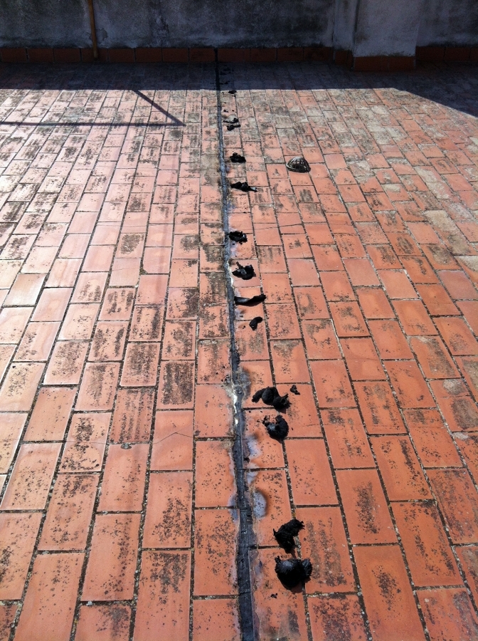  impermeabilizante líquido, que al polimerizar forma una membrana elastomérica de POLIURETANO