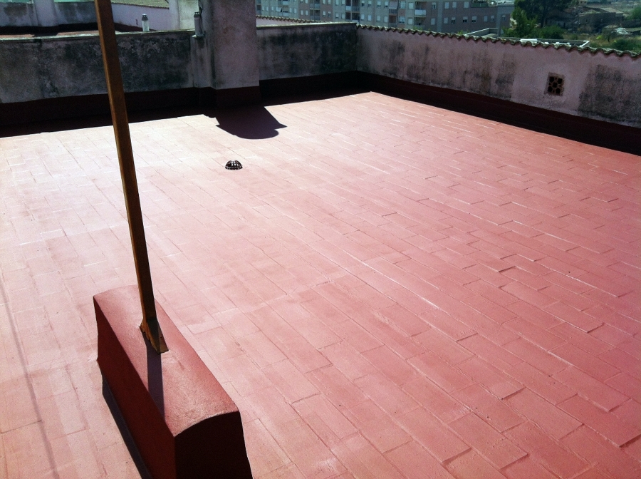  impermeabilizante líquido, que al polimerizar forma una membrana elastomérica de POLIURETANO