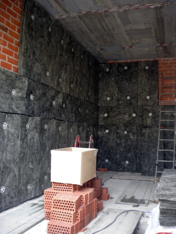 Insonorización en recinto para transformador de luz Llançà