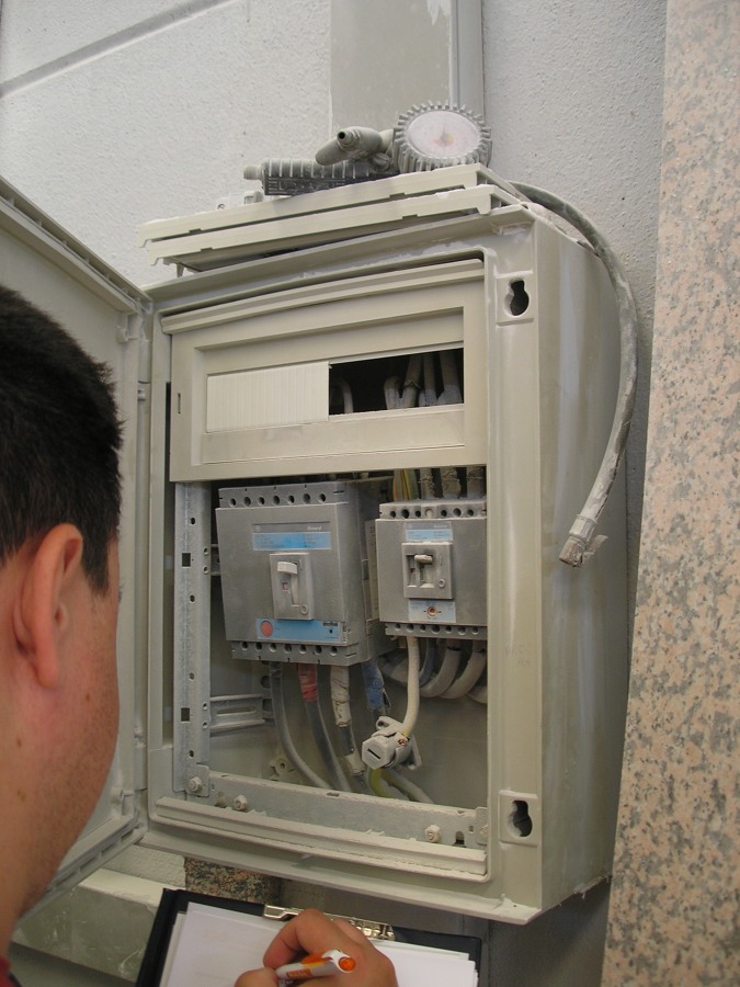 Inspección de instalación eléctrica en Industria