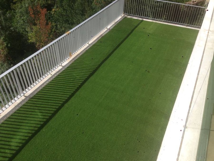 INSTALACION CESPED ARTIFICIAL TERRAZA AOIZ