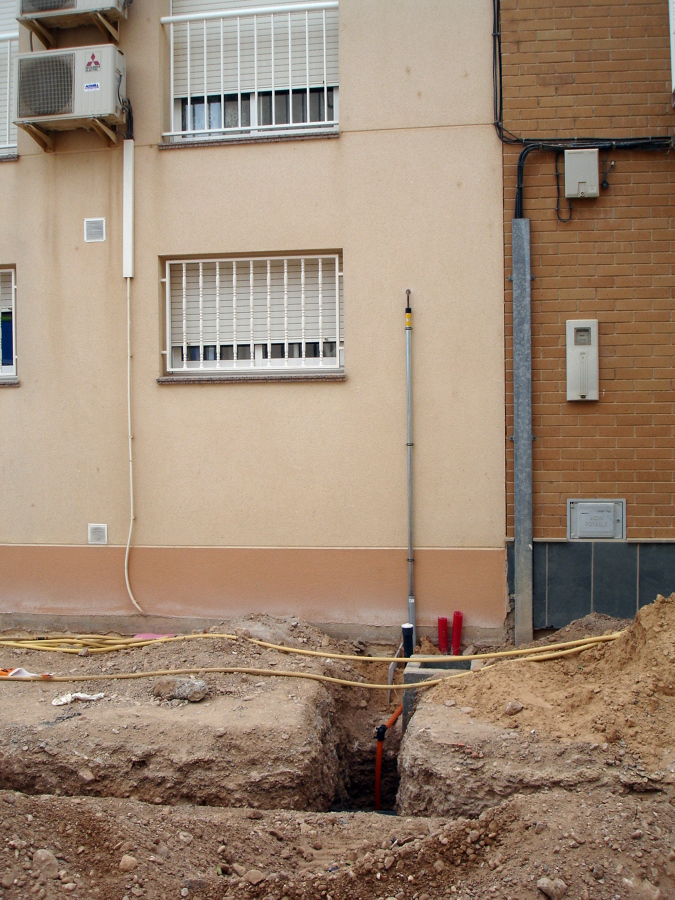 Instalación de acometida de gas natural para vivienda.