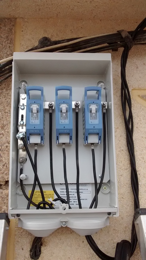 Instalación de acometida Trifasica