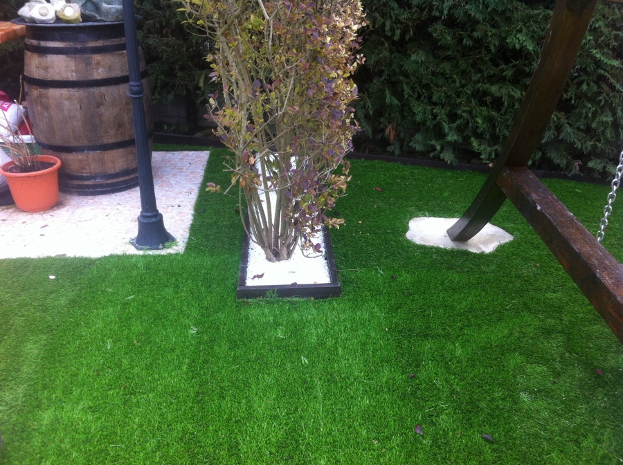 INSTALACION DE CESPED ARTIFICIAL EN HUARTE