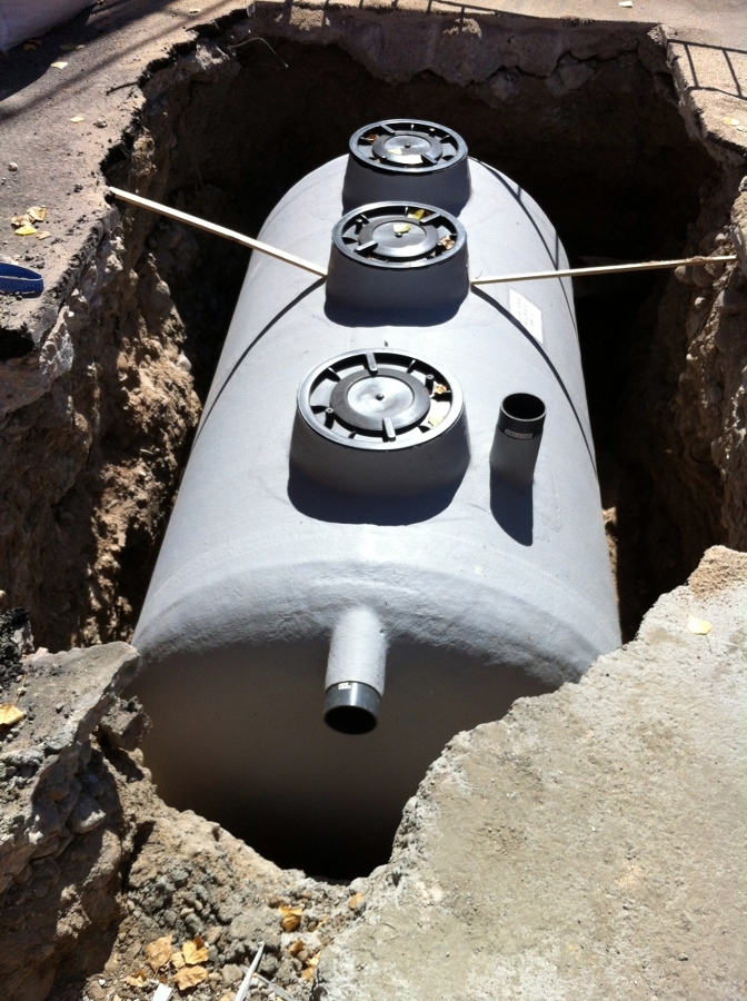 Instalación de Fosa séptica con Filtro biológico, prefabricada de 5000 Lts.