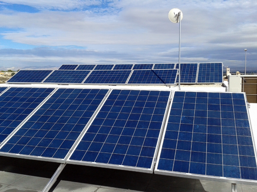 Instalación de fotovoltaica en una vivienda unifamiliar en Torrevieja 