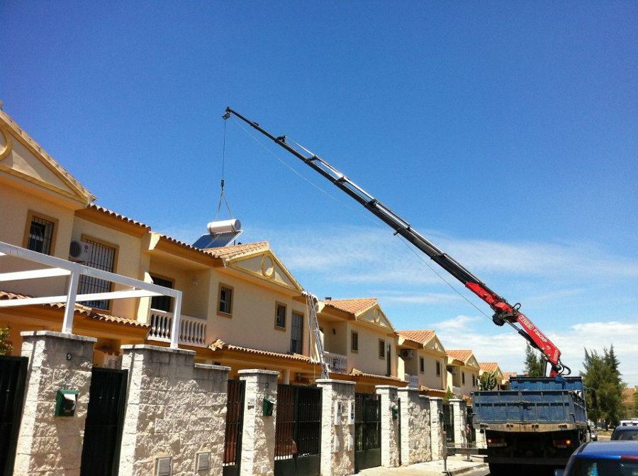 Placas solares vivienda unifamiliar.