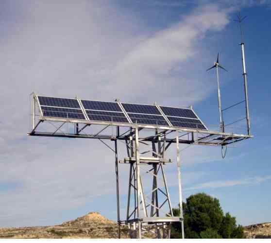 Instalacion de placas solares, aerogenerador y pararrayos
