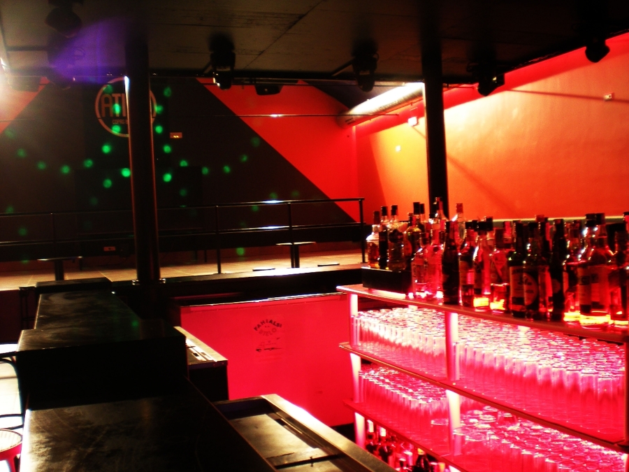 Instalación eléctrica de Disco Pub en  Los Santos de Maimona 1