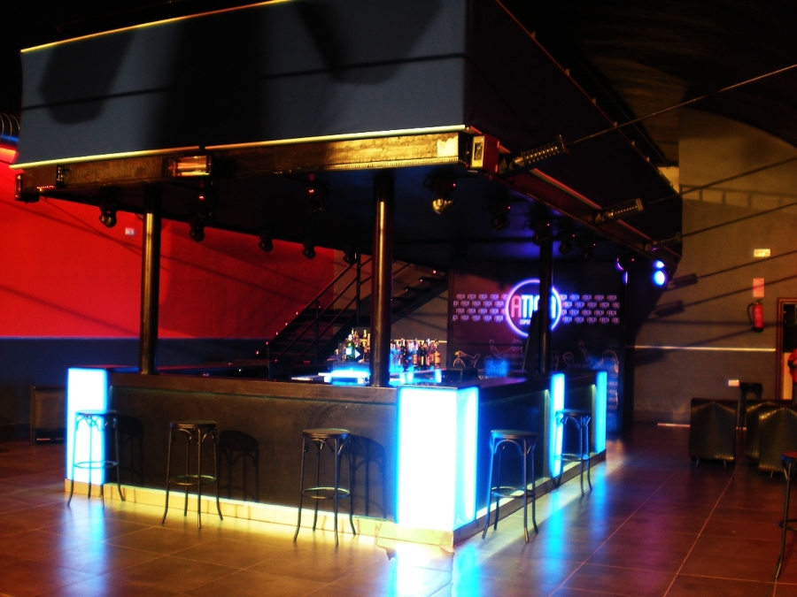 Instalación eléctrica de Disco Pub en  Los Santos de Maimona 6