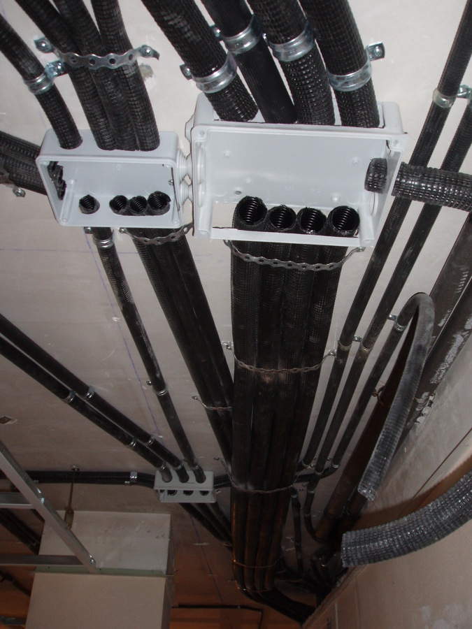 instalación eléctrica en techo