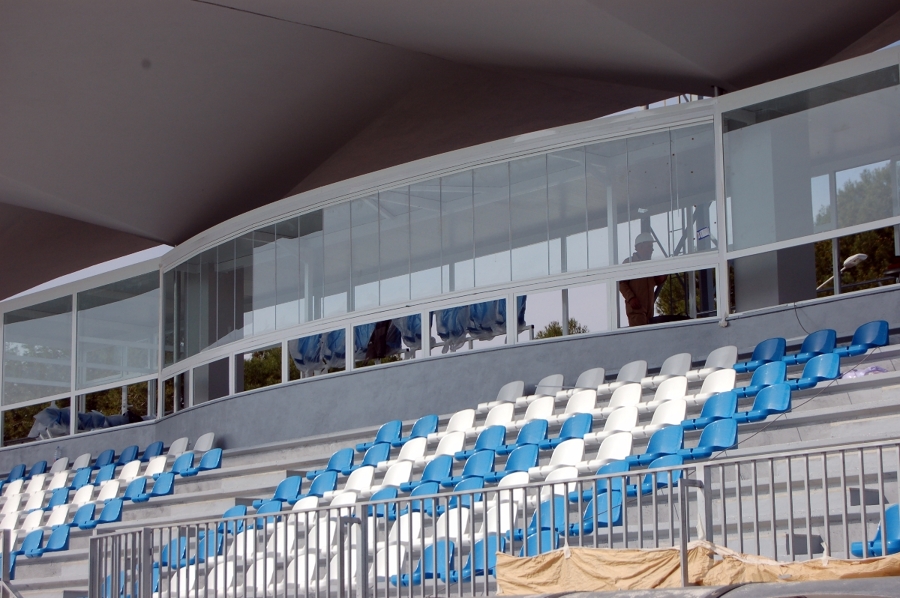 Alicante -Instalación en tribuna de campo de fútbol 