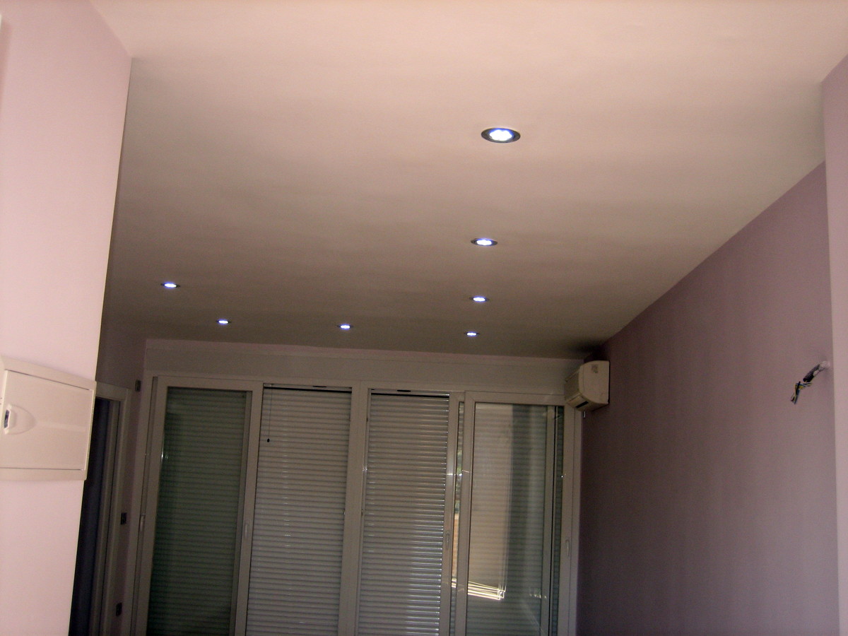 Instalación focos dowline en salón