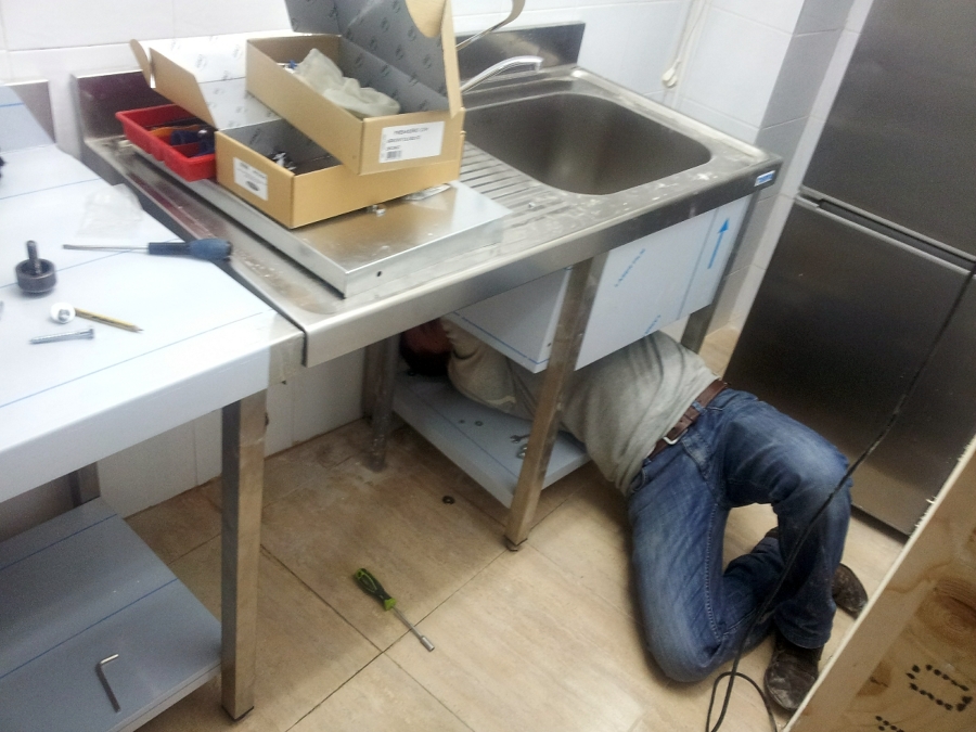 Instalación Fregadero con hueco para lavavajillas