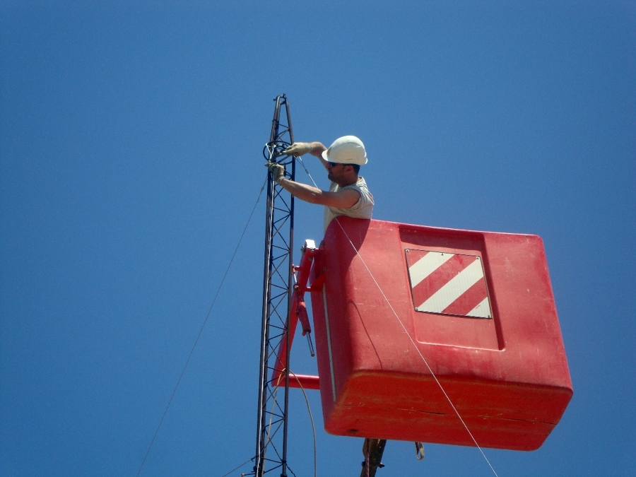 Instalacion torre para antena comunitaria