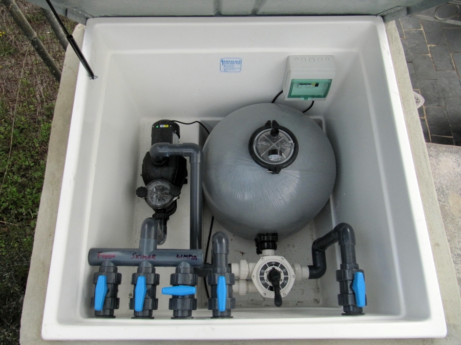 Instalación y mantenimiento depurador piscina.