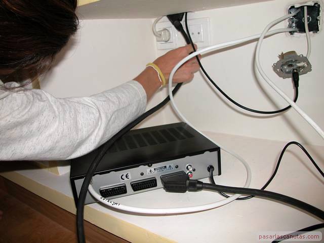 INSTALAREA,MONTAREA ANTENEI DIGI TV DOLCE FOCUS MADRID SPANIA