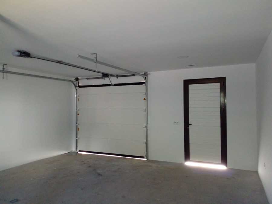 Interior Puerta Seccional