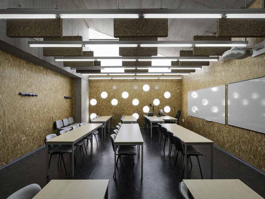 Aulas para la Faculad de Económicas de la Universidad de Murcia