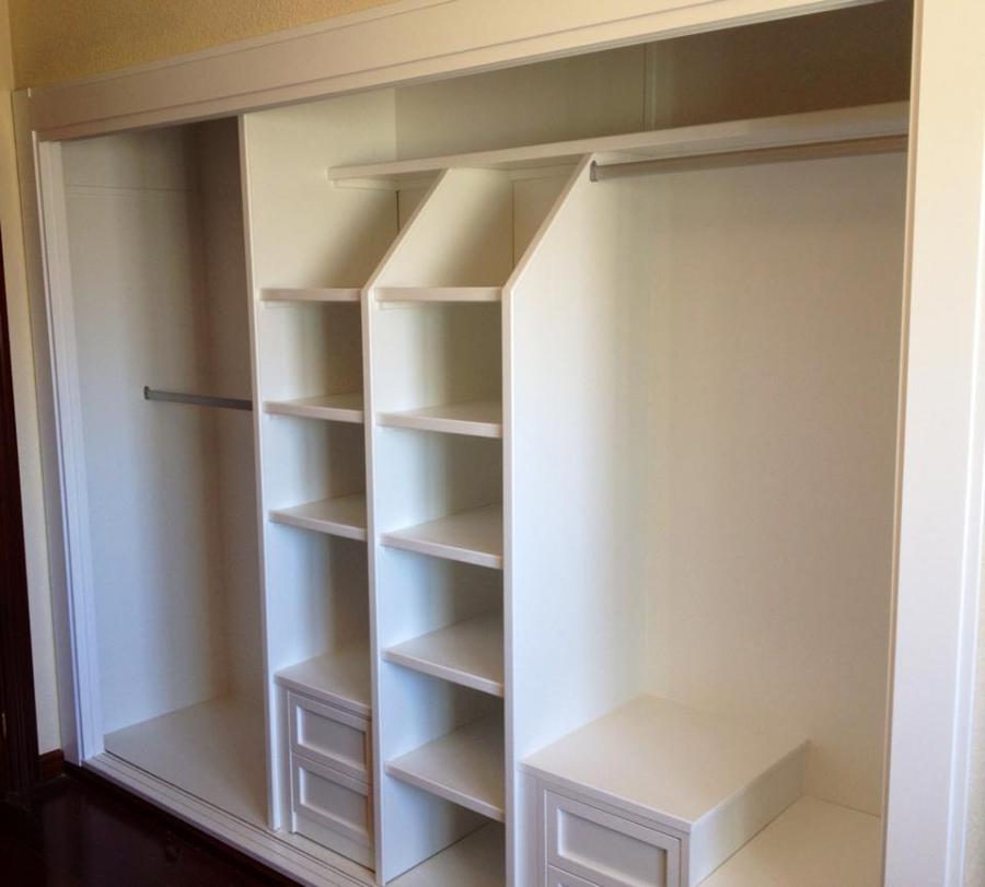 INTERIOR CON DISTINTOS FONDOS.