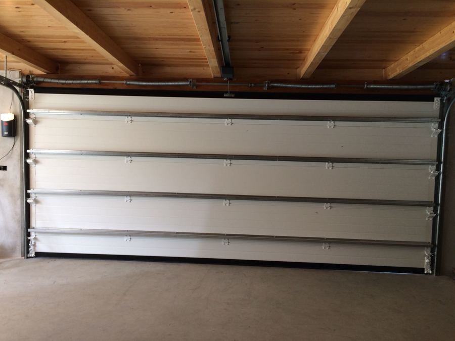 Interior Puerta Seccional con Refuerzos