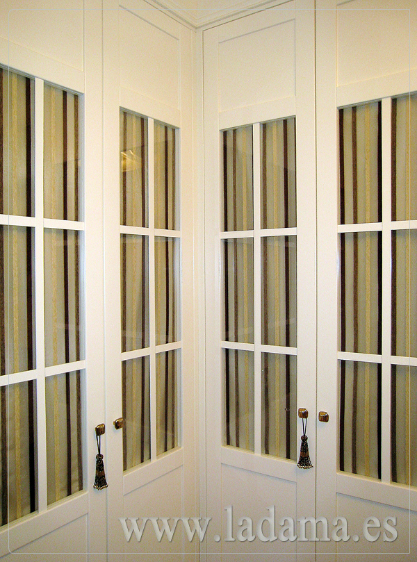 Interiores de Armario, Visillos