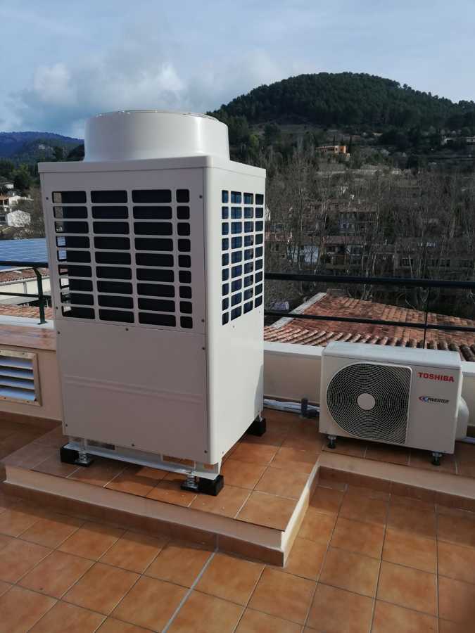 Construcción Instalación Y Servicios Lion