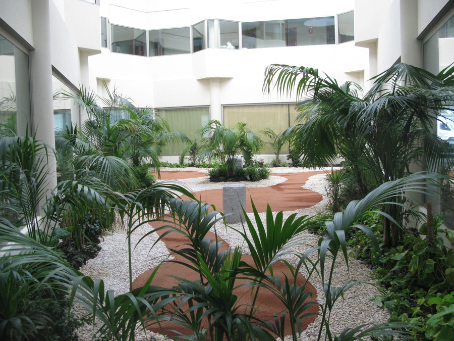 Jardín interior hotel