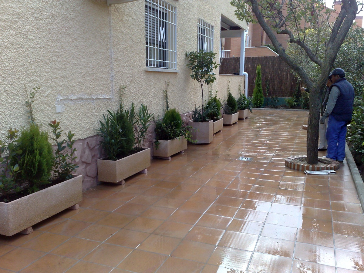 Jardineras de piedra